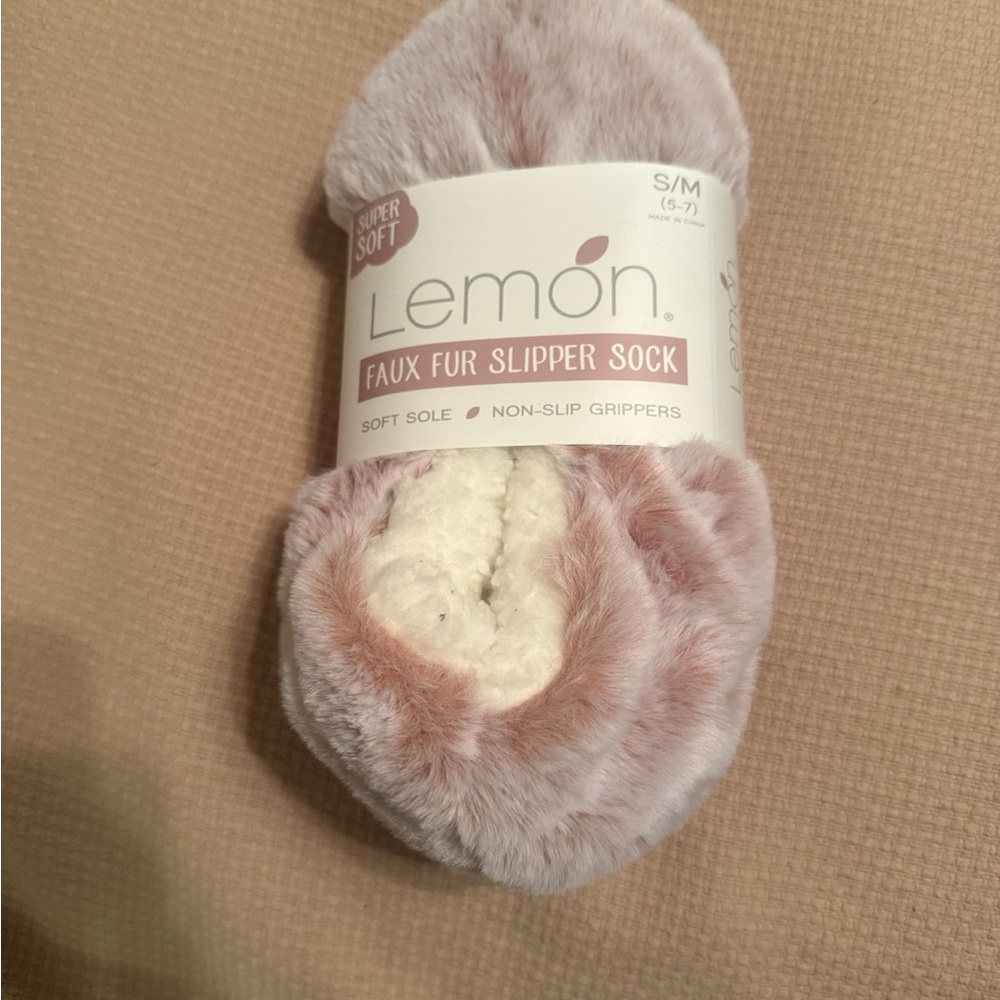 New Lemon Plush Faux Fur Slipper Sock in Pink and Cream (NIP)